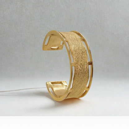 Contour Cuff